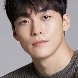 Kim Seung-woo 飾演 Hansol Ex