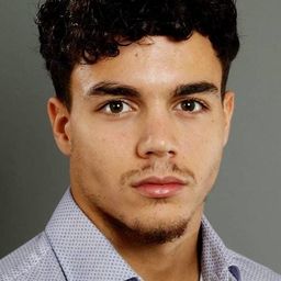 Fabrizio Borsani 飾演 Luc Columbier