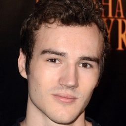 帕克·梅克 - 死亡占卜: 邪門初開演員 飾演Mikey