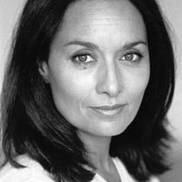 Patricia Malvoisin 飾演 une cliente à la poste