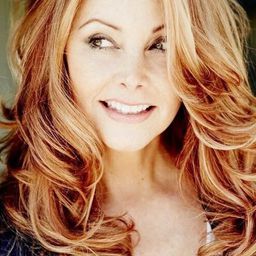 Cynthia Brimhall 飾演 Edy Stark