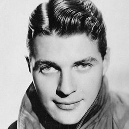 Robert Kent 飾演 Gordon Chase