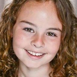 Skyler Wexler 飾演 The Young Girl