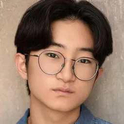 Jim Kaplan 飾演 Ye-Joon Park