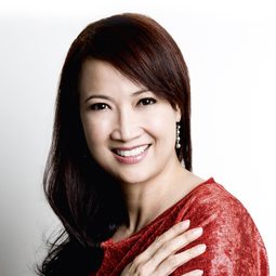 洪慧芳 - 女傭演員 飾演Mrs. Teo