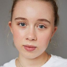 Johanna Götting - 失控教室演員 飾演Krissi