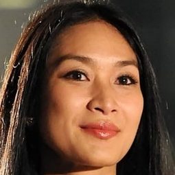 哈皮·薩爾瑪 飾演 Dukun Sumi