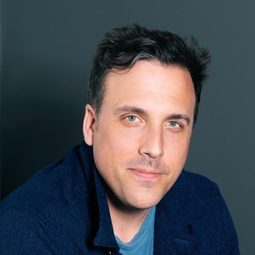 布萊恩·麥金 - 阿曼達·諾克斯導演