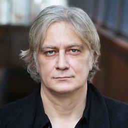 湯瑪索·拉格諾 飾演 Riccardo Mannerini