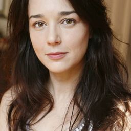 Myriam Tekaïa 飾演 Yelena