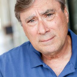 Robert Artz 飾演 George (Potential Buyer) (Uncredited)