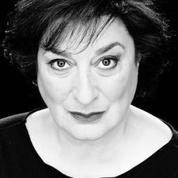 Berta Ojea 飾演 La Zapatones