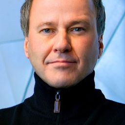 Richard Croft 飾演 Cassio