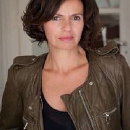 Delphine Braillon 飾演 Olga (voice)