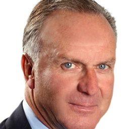 Karl-Heinz Rummenigge 飾演 Self