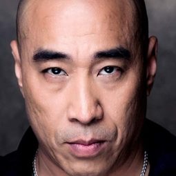 袁文忠 飾演 Sergeant Qiang