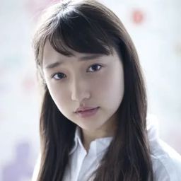 白本彩奈 飾演 (voice)