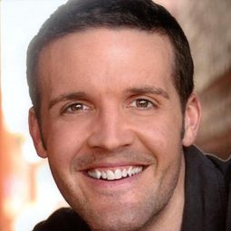 Woody Schultz - 魔怪屋演員 飾演Paramedic #1 (voice)