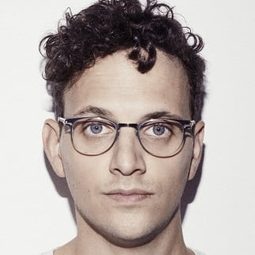 Salem Al Fakir - 電音奇才艾維奇：提姆原色演員 飾演Self - Artist