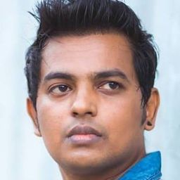 Vijay Kumar 飾演 Lenin Vijay