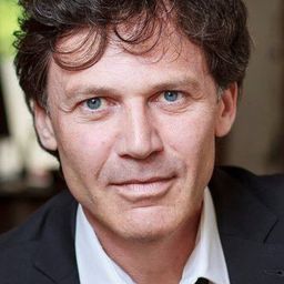 Laurent Bonnet 飾演 Avocat de Henri