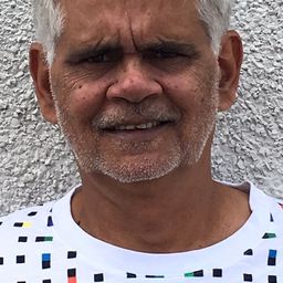 Lafe Charlton 飾演 Billy