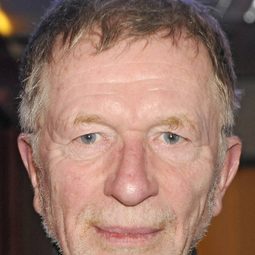 Hermann Beyer 飾演 Uwe