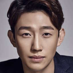 姜其永 飾演 Ok Geun-nam