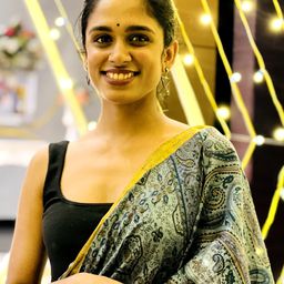 Meenakshi Jayan 飾演 Prabha - Hostel Roommate