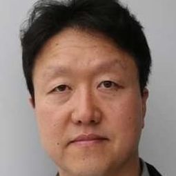 Seong-Young Kim - 愛•難按捺演員 飾演Le touriste coréen