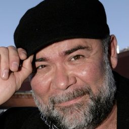 傑蘇斯·歐喬阿 - 天堂旅行演員 飾演Mexicote driver