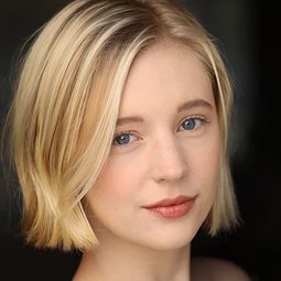 Jessica Sarah Flaum - 嚇嚇朱莉演員 飾演Paige