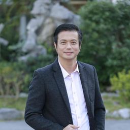 Bá Anh 飾演 Policeman 2