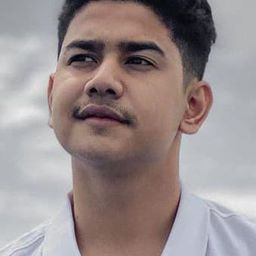 夏克爾·都萊 飾演 Juna