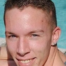 Ethan James - Gaze演員 飾演Self