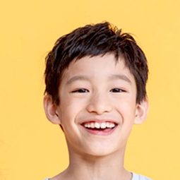 謝以諾 飾演 