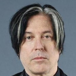 Troy Van Leeuwen 飾演 Self