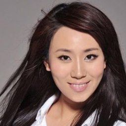 盧卓婕 飾演 A Lan