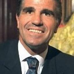 Nino Benvenuti 飾演 Self