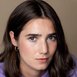 Linnea Leino 飾演 Emma