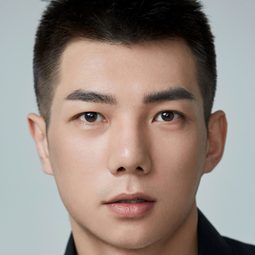 張鵬 飾演 He Dazhi