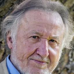 Jean-François Balmer - The Sacha Guitry Affair演員 飾演Sacha Guitry