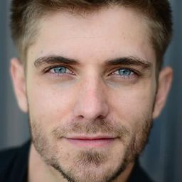 山繆·杭特 飾演 Sam