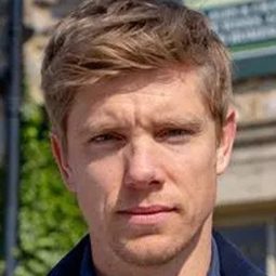 Ryan Hawley 飾演 Andy Thatcher