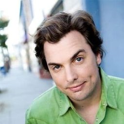 Guilford Adams 飾演 Colin Dickenson