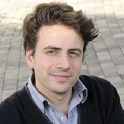 Thibaut Nève - 血土演員 飾演Le radiologue