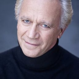 Geppy Gleijeses 飾演 l'avvocato