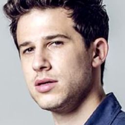 Daniel Rothmann 飾演 Self