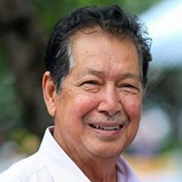 Pairoj Jaisingha 飾演 Jung's Father