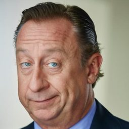 Wesley Mann - 杏林血淚演員 飾演Cop No. 1